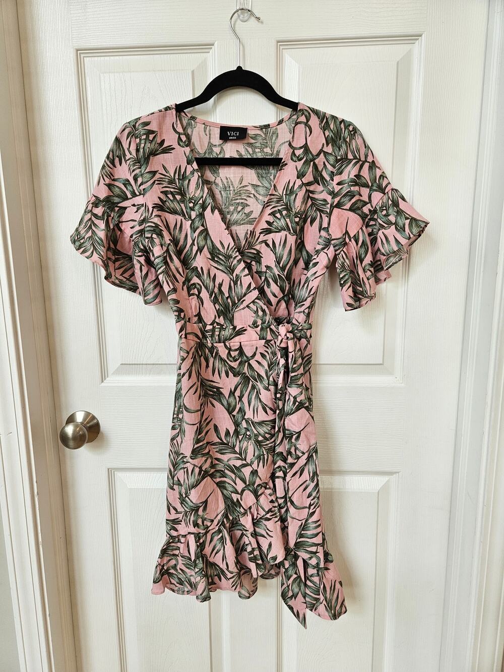 VICI Pink Tropical Palm Print Wrap Dress Womens Small Linen Blend Flutter Sleeve